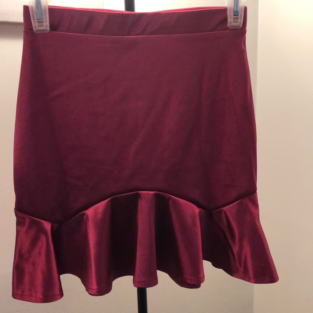 ❤️Sexy maroon mini skirt....